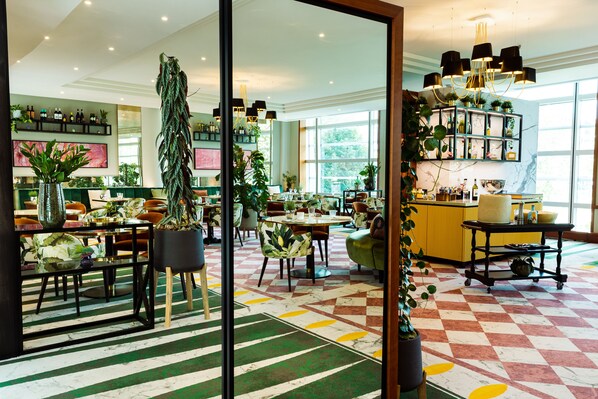 2 Restaurants, Frühstück, Mittagessen, Abendessen, italienische Küche