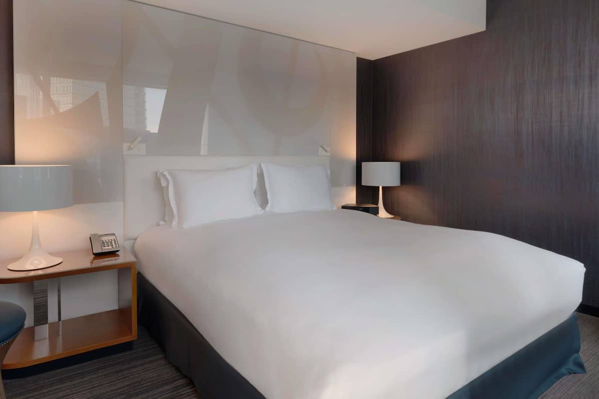 Suite, 1 cama King size (Prestige) | Ropa de cama de alta calidad, camas Select Comfort y minibar