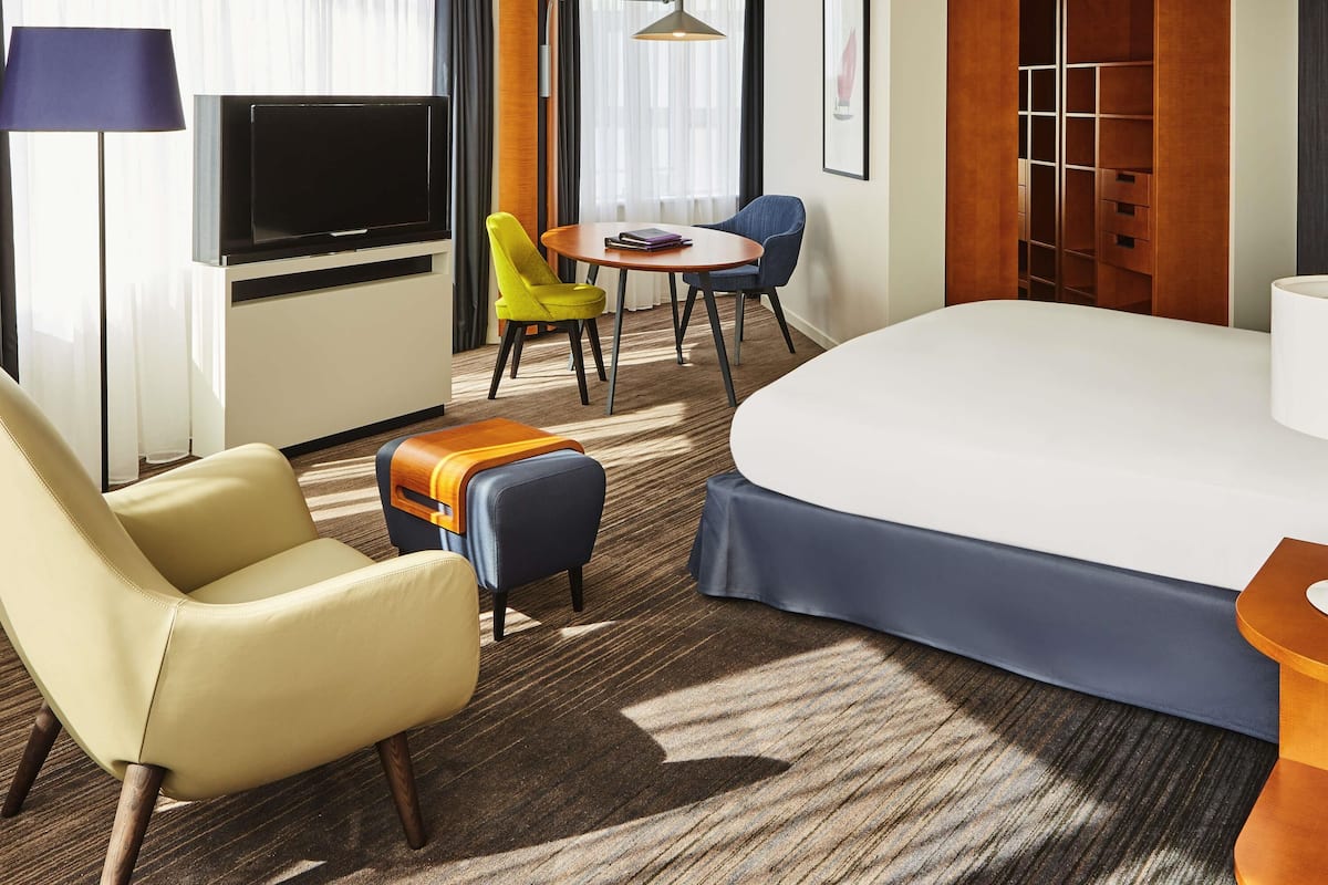 Junior Suite, 1 King Bed (Large Work Space) | 1 bedroom, premium bedding, minibar, in-room safe