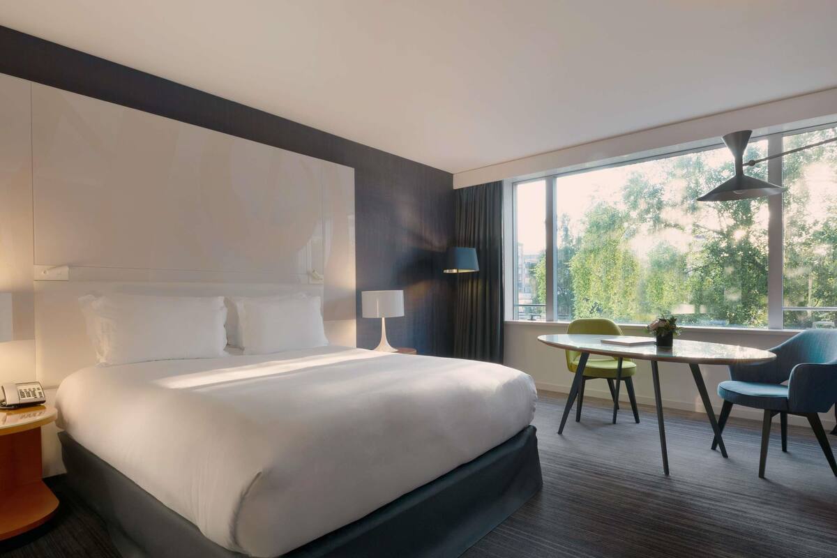 高級寢具、Select Comfort 床墊、迷你吧、客房內保險箱