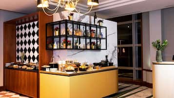 Daily full breakfast (EUR 35 per person)
