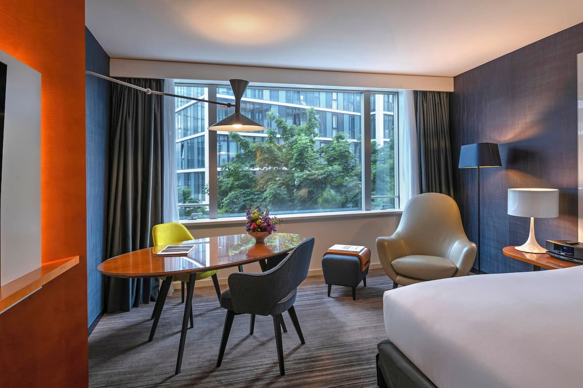 1 bedroom, premium bedding, minibar, in-room safe