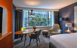 1 Schlafzimmer, hochwertige Bettwaren, Minibar, Zimmersafe