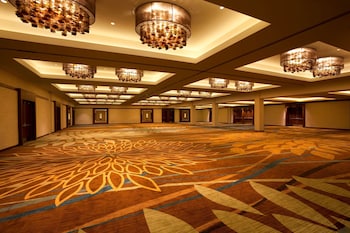 Hotel entrance and lobby at Hyatt Regency Orange County