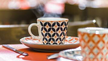 Café da manhã com buffet todos os dias mediante uma taxa