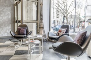 Lobby lounge - Hotel Eiffel Kennedy (Paris)