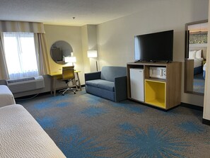 Suite, Non Smoking (king bed) | Desk, iron/ironing board, free cribs/infant beds, free WiFi