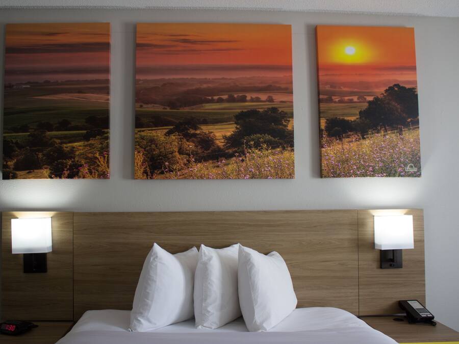 Room, 1 Queen Bed, Accessible, Non Smoking | Desk, iron/ironing board, free cribs/infant beds, free WiFi