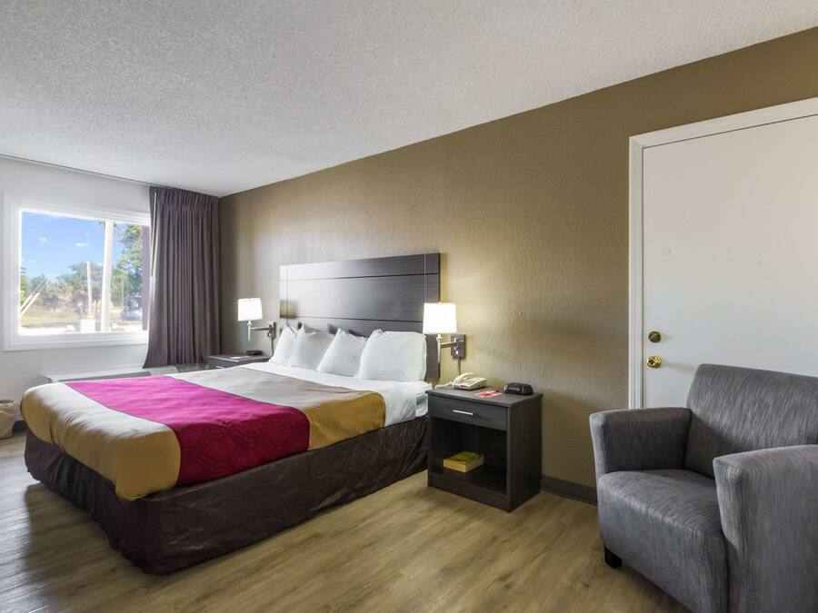 Fer et planche à repasser, Wi-Fi gratuit, draps fournis