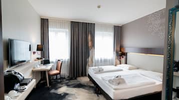 Privilege, Room, 1 Double Bed | Hypo-allergenic bedding, in-room safe, desk, blackout curtains