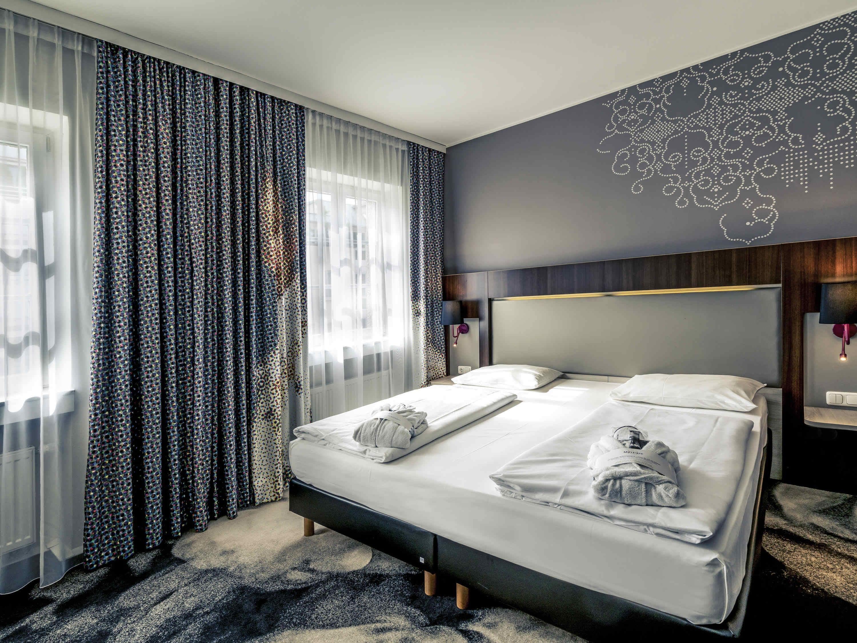 Privilege, Kamer, 1 tweepersoonsbed | Hypoallergeen beddengoed, een kluis op de kamer, een bureau