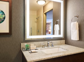 Combined shower/tub, designer toiletries, hair dryer, bathrobes - El Conquistador Tucson, A Hilton Resort (Oro Valley)