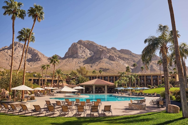 5 Außenpools, Liegestühle