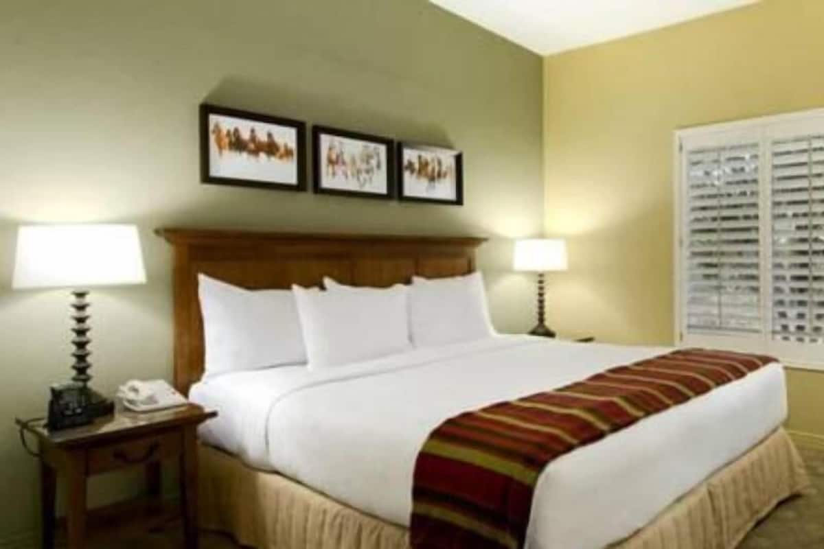 Ropa de cama de alta calidad y camas con pillow-top