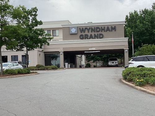 Wyndham Grand Executive Center Little Rock Airport