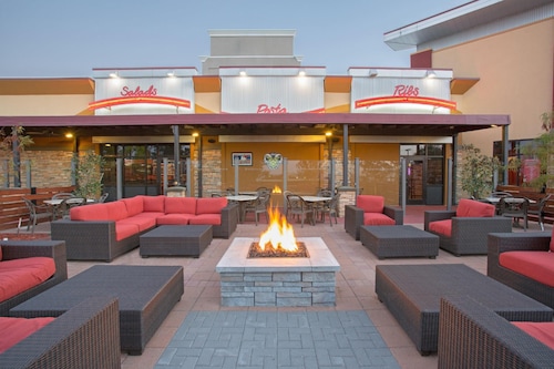 Wyndham Grand Executive Center Little Rock Airport