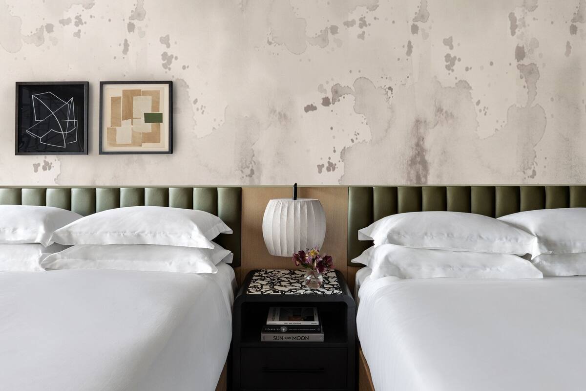 Premium bedding, in-room safe, laptop workspace, blackout drapes