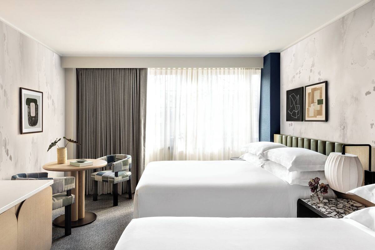 Premium bedding, in-room safe, laptop workspace, blackout drapes