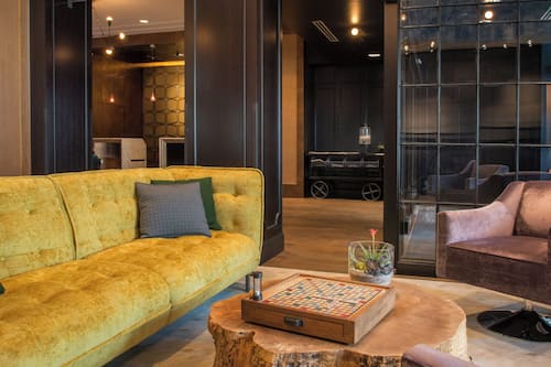 Sala de estar en el lobby