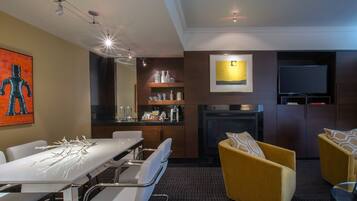 Suite | Living area