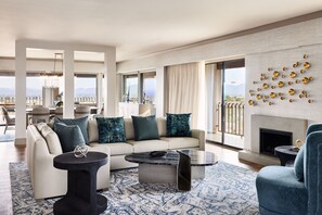 Down duvets, pillow-top beds, in-room safe, desk - The Westin La Paloma Resort and Spa (Tucson)