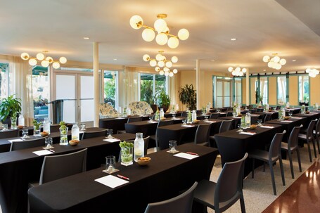 Kimpton Surfcomber Hotel, an IHG Hotel - Image 53