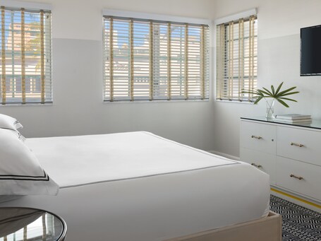 Kimpton Surfcomber Hotel, an IHG Hotel - Image 105