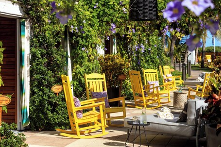 Kimpton Surfcomber Hotel, an IHG Hotel - Image 61
