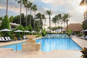 Outdoor pool, open 8:00 AM to 7:00 PM, pool cabanas (surcharge) - Kimpton Surfcomber Hotel by IHG (Miami Beach)