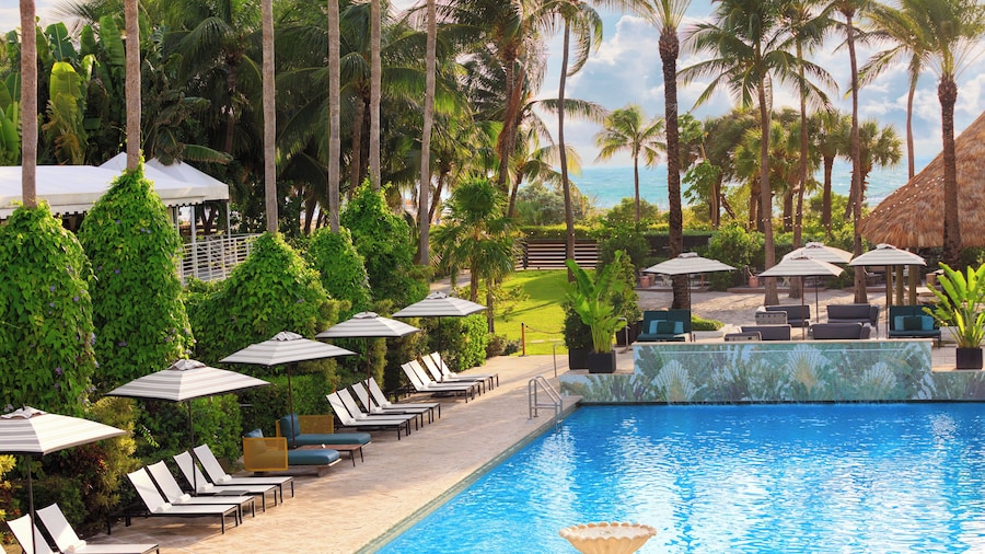 Kimpton Surfcomber Hotel by IHG