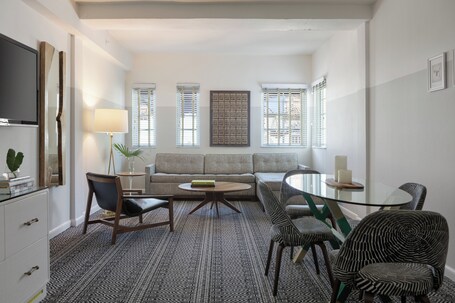 Kimpton Surfcomber Hotel, an IHG Hotel - Image 85