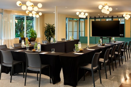 Kimpton Surfcomber Hotel, an IHG Hotel - Image 37