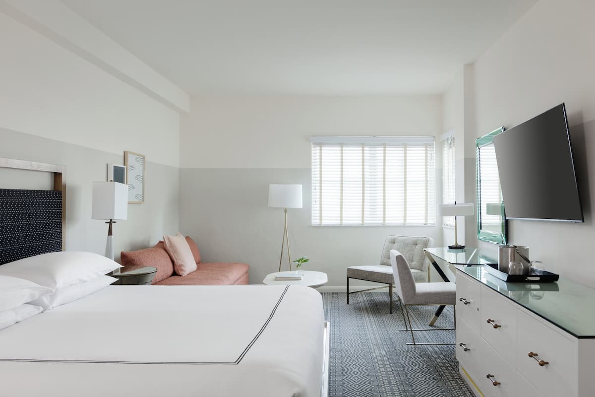 1 bedroom, Frette Italian sheets, premium bedding, minibar