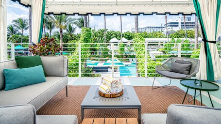 Kimpton Surfcomber Hotel, an IHG Hotel - Image 4