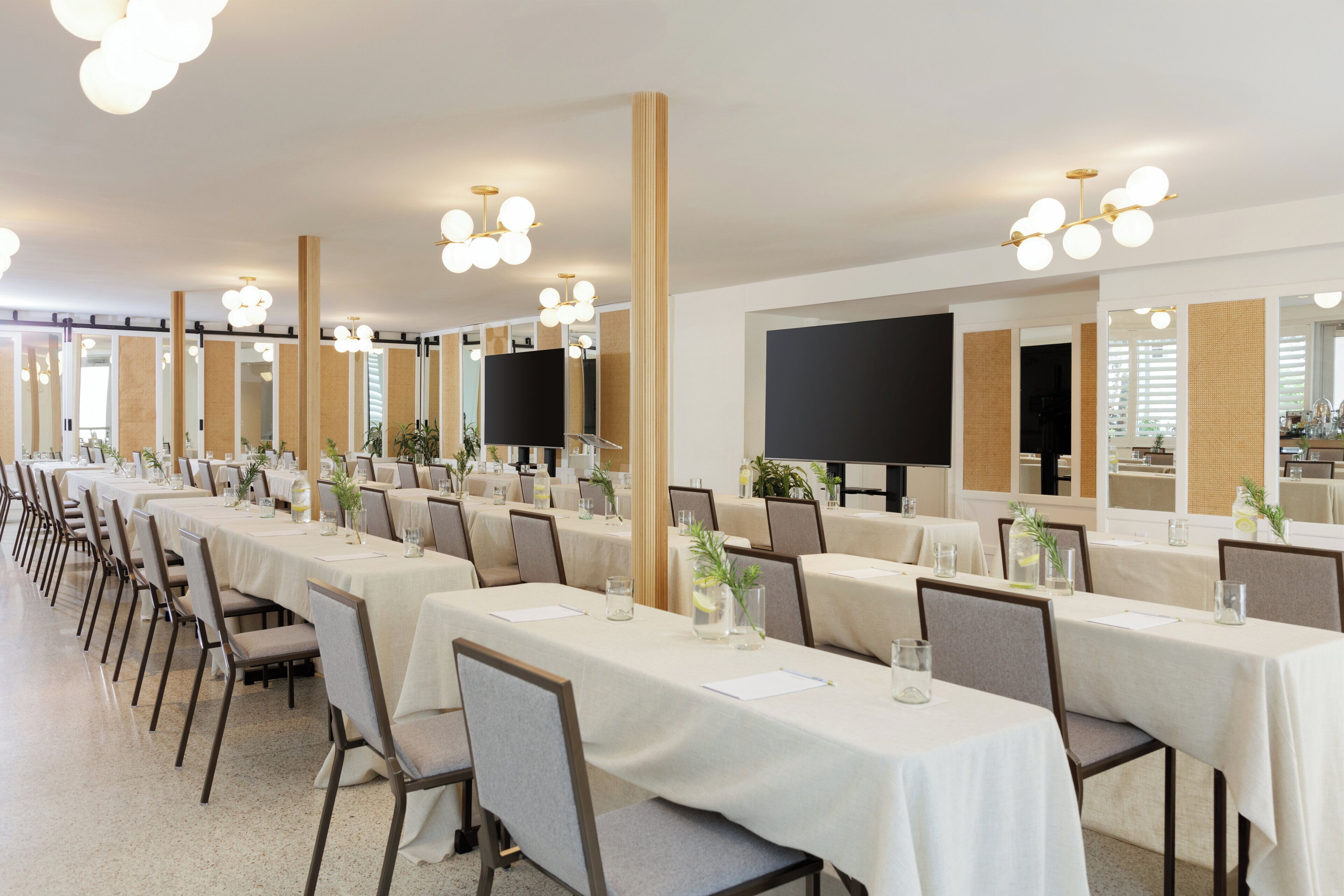 Foto - Kimpton Surfcomber Hotel by IHG