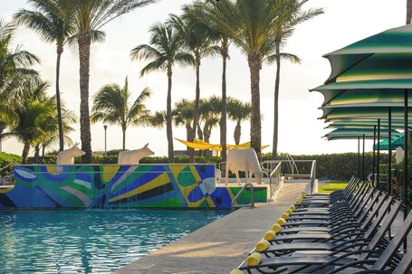 Kimpton Surfcomber Hotel, an IHG Hotel - Image 73