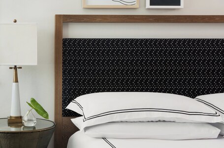 Kimpton Surfcomber Hotel, an IHG Hotel - Image 27