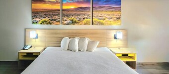 Days Inn by Wyndham Houston