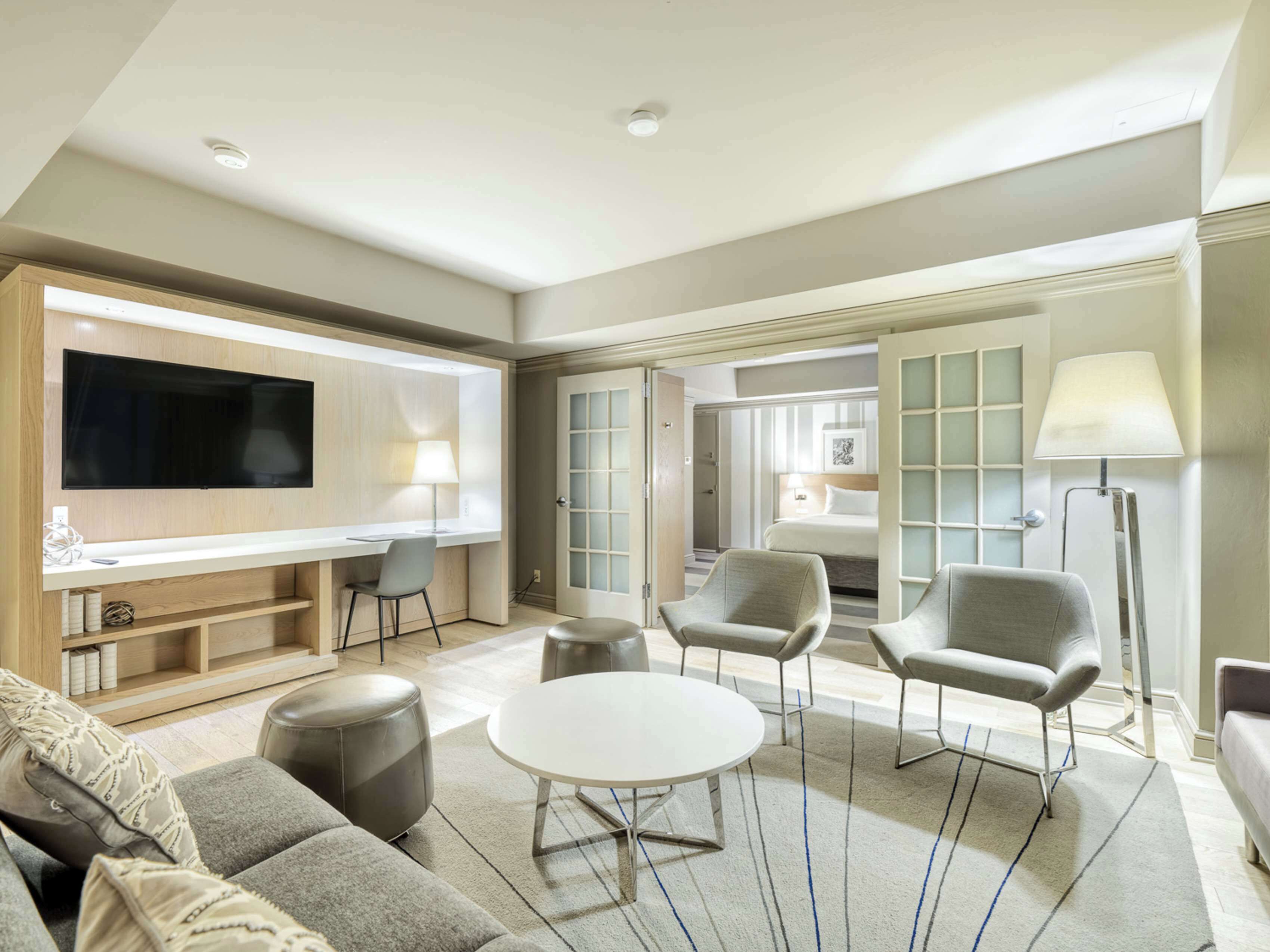 suite, 1 king bed (luxury) | egyptian cotton sheets, premium bedding, down duvets, in-room safe