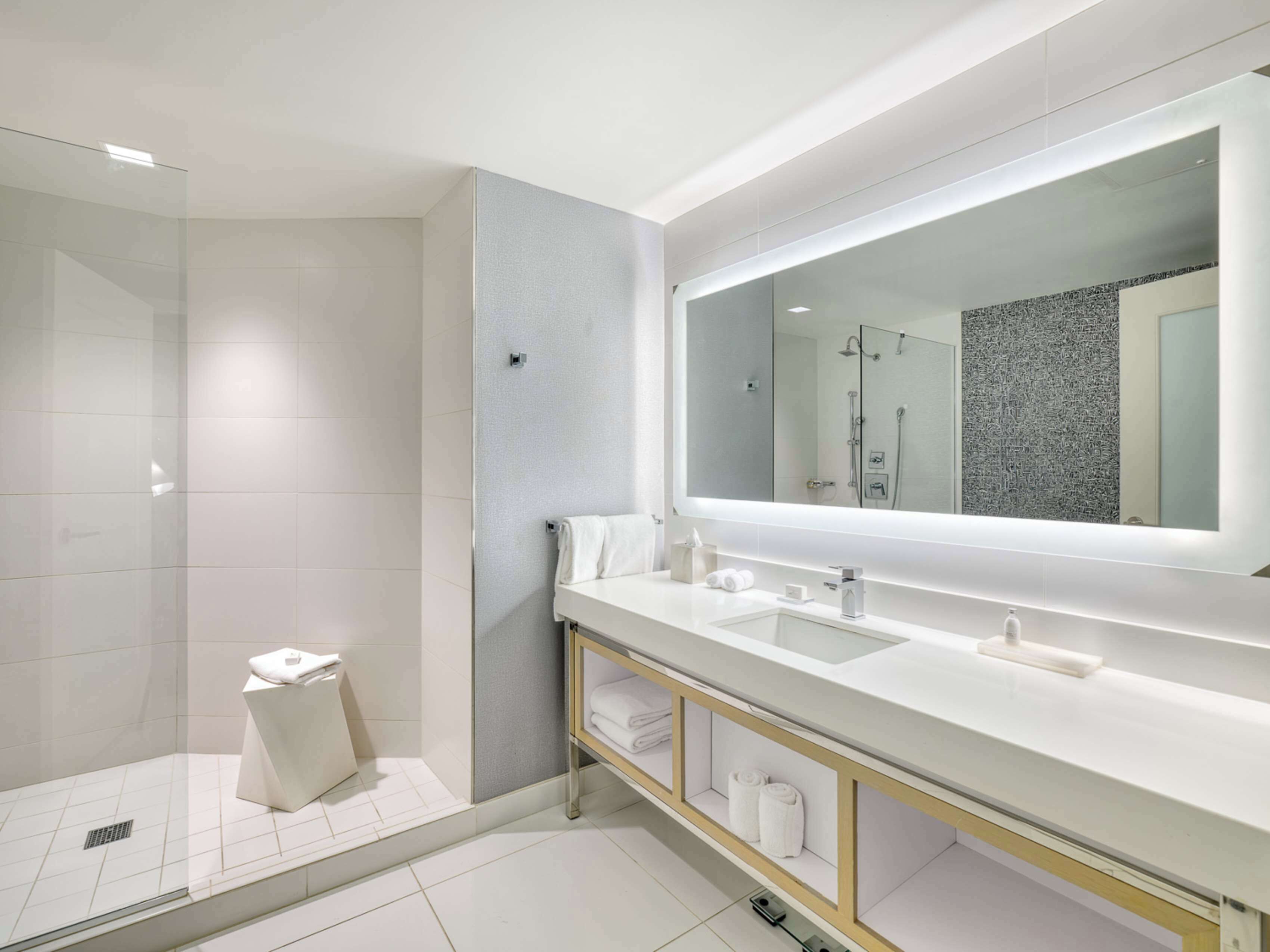 suite, 1 king bed (luxury) | bathroom | free toiletries, hair dryer, towels, soap