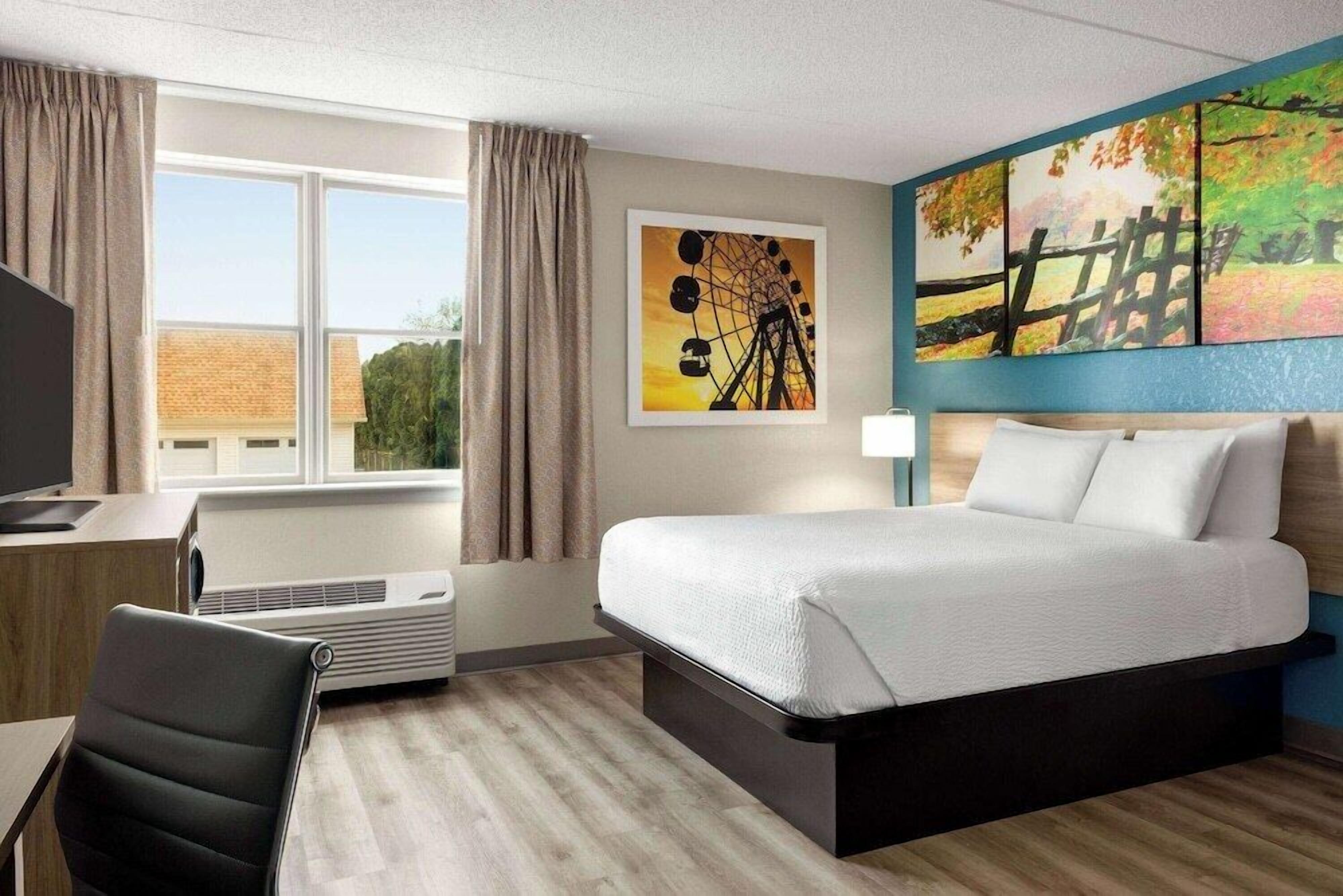 Premium bedding, pillowtop beds, in-room safe, desk