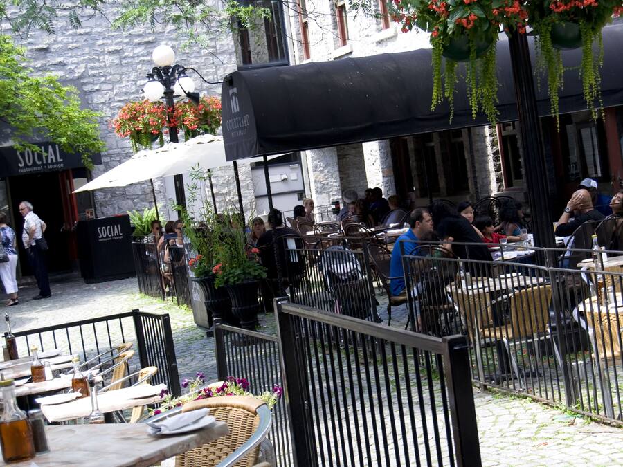 Se sirven desayunos, almuerzos y cenas