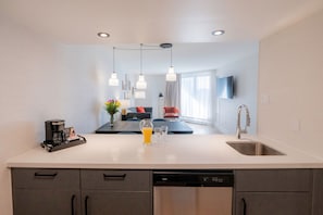 Téléviseur à écran plat de 43 po avec télévision par cùble, téléviseur