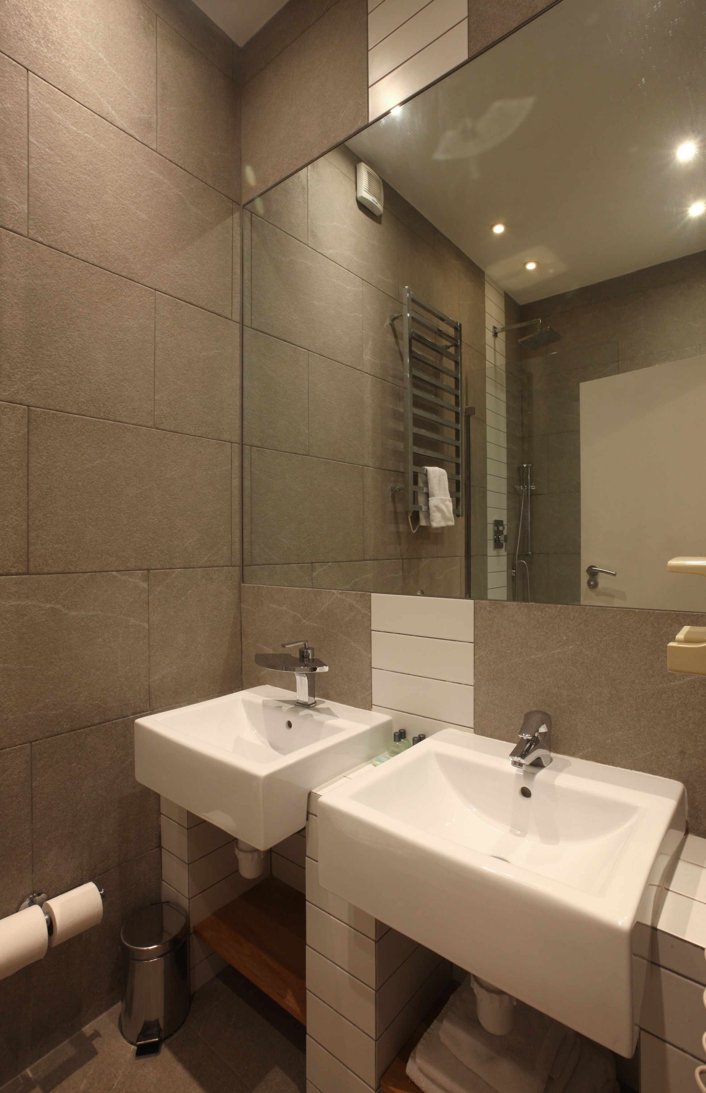 Photo - New Linden Hotel