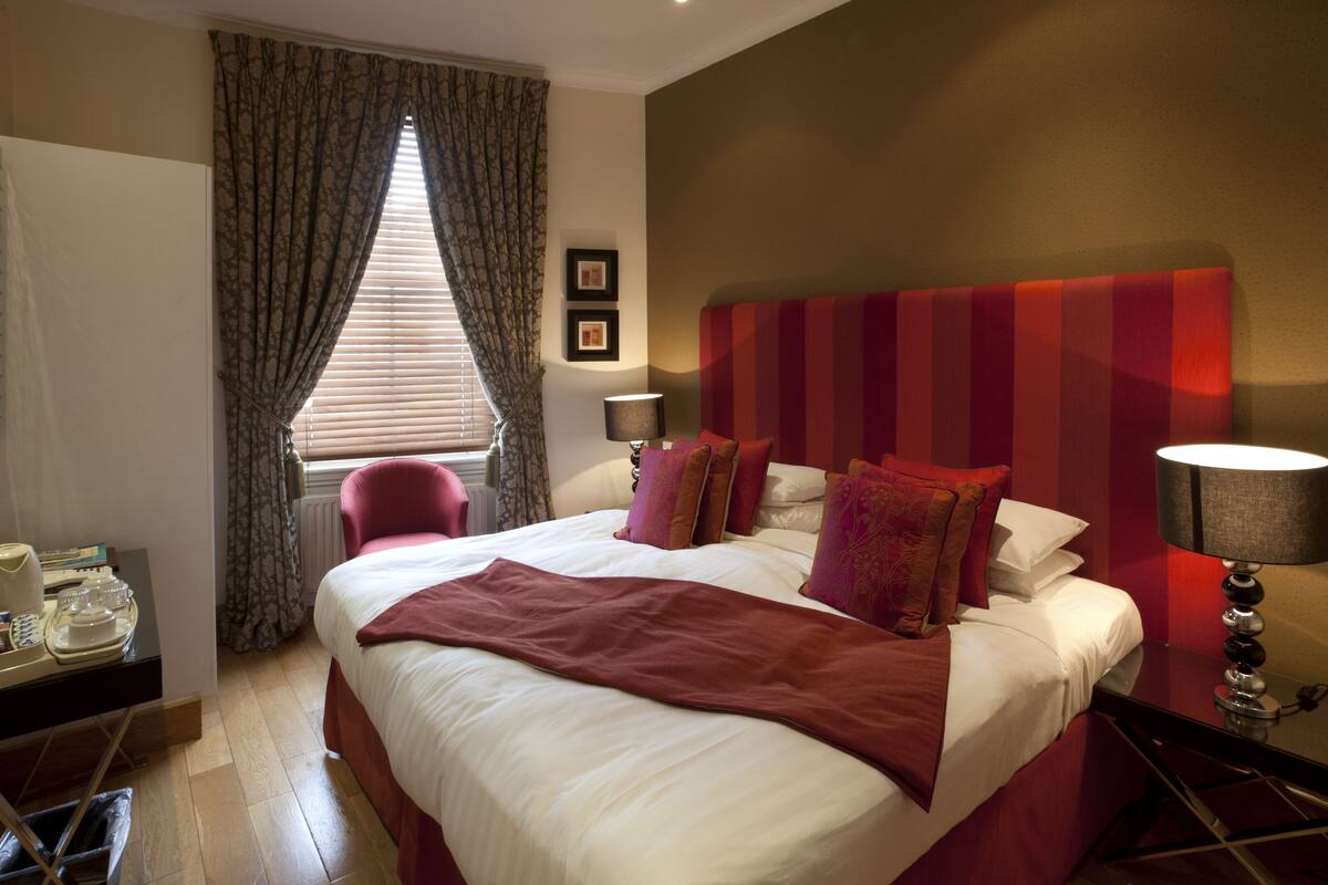 Executive Double Room | Egyptian cotton sheets, premium bedding, in-room safe
