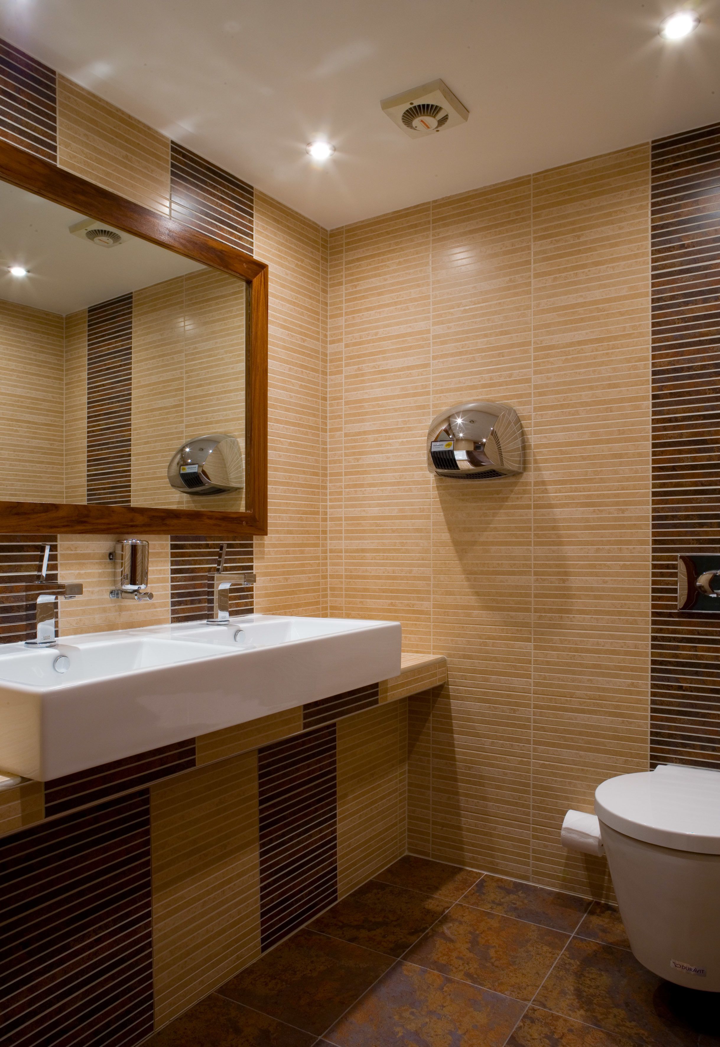 Photo - New Linden Hotel