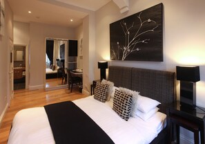 Executive Double Room | Egyptian cotton sheets, premium bedding, in-room safe - New Linden (London)