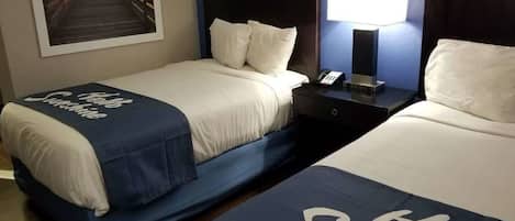 Colchones con pillow-top, muebles diferentes y escritorio