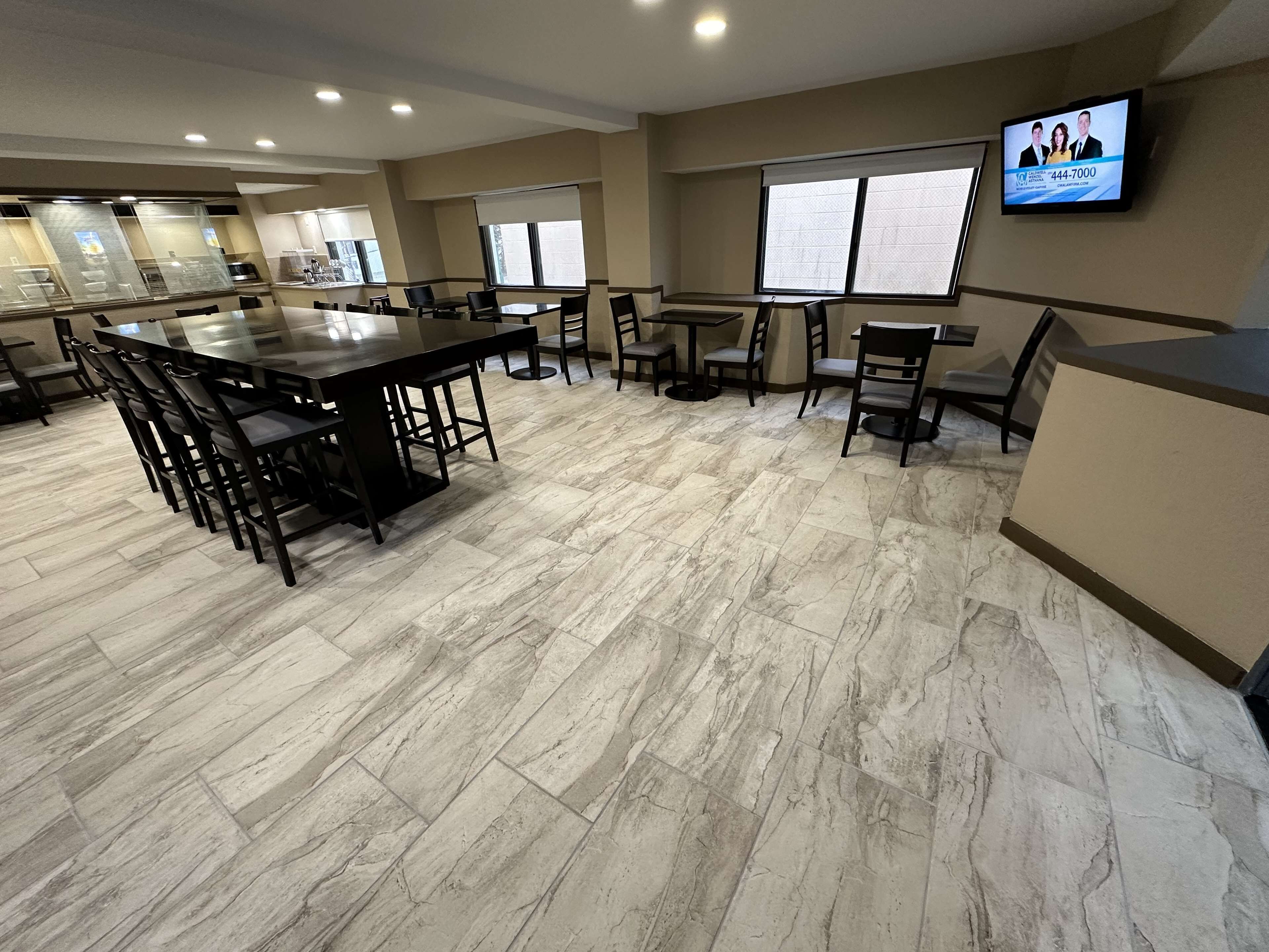 Photo - SureStay Plus by Best Western Mobile I-65