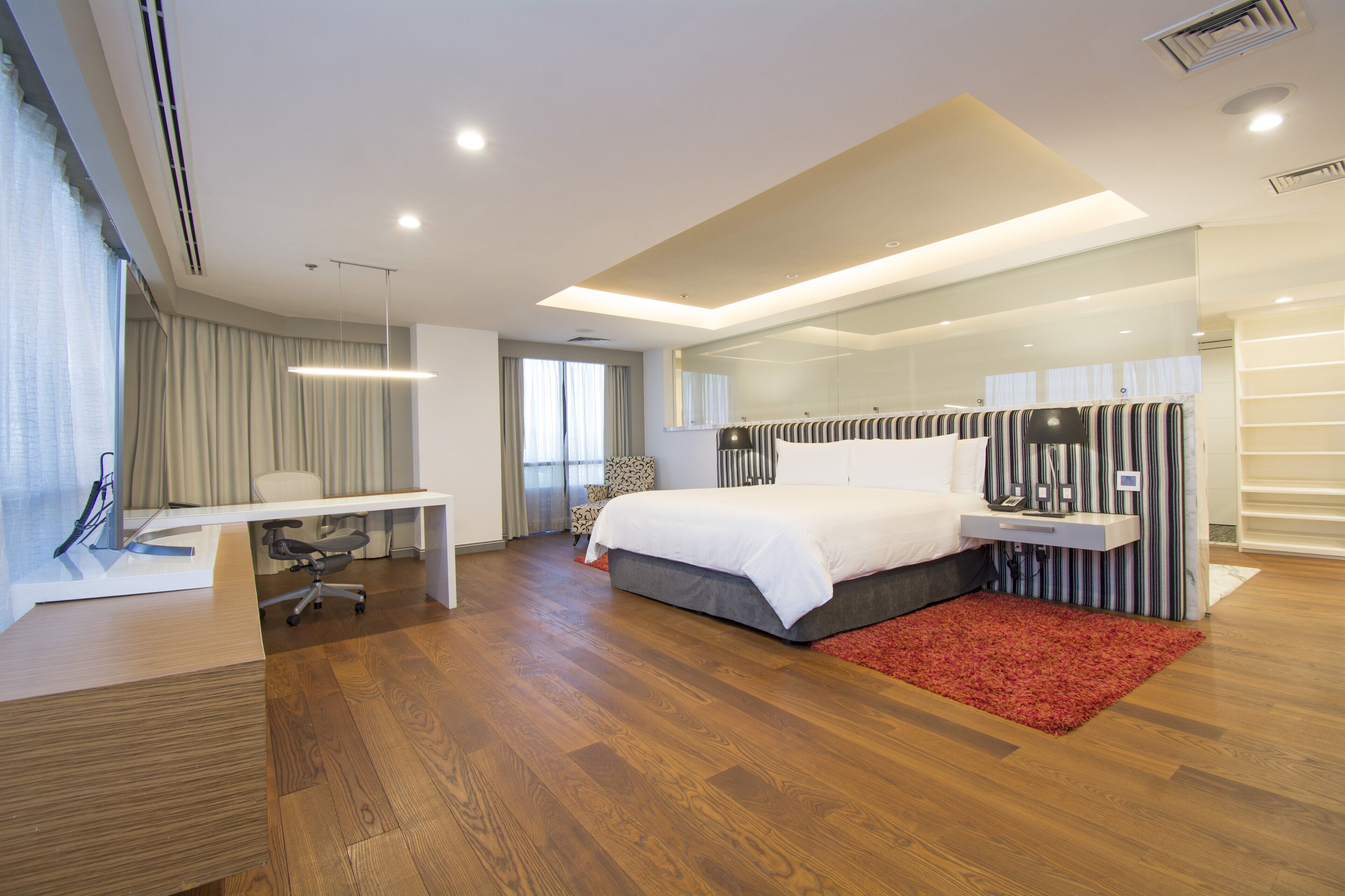 1 bedroom, in-room safe, desk, iron/ironing board